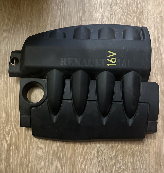 Кришка Рено на двигун 1.6