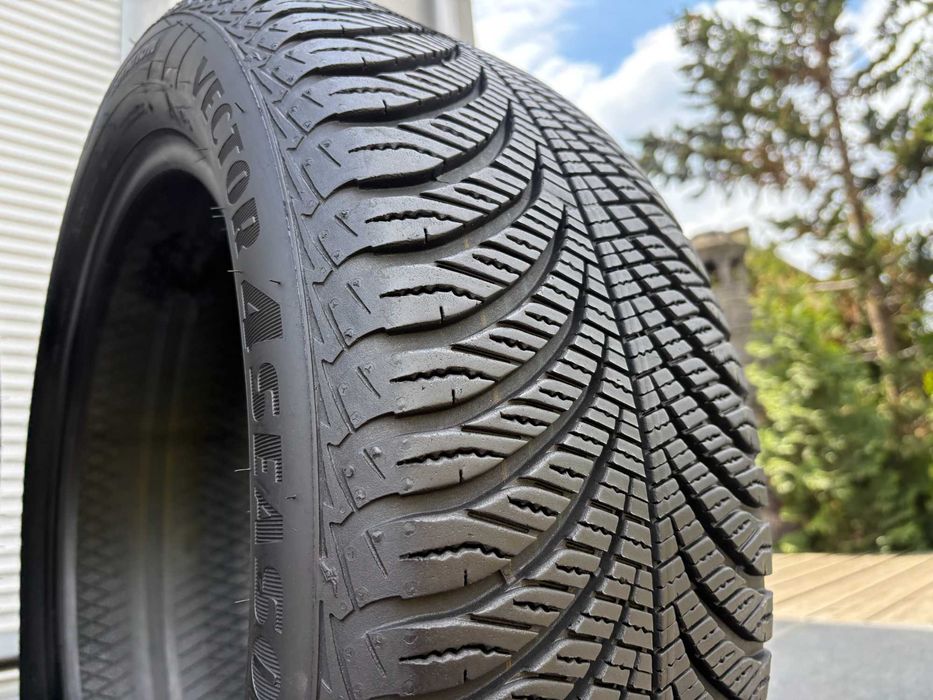 4szt całoroczne 215/55R17 GoodYear 7,5mm 2023r bdb stan! 4S165 gwar
