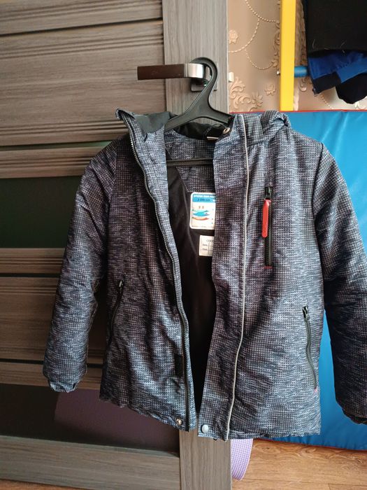 Продам куртку для мальчика