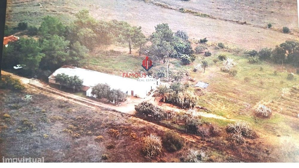 Plot with Country House - T1 - Luz - Lagos