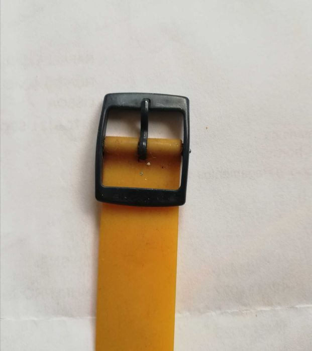 Relógio Swatch Skin Amarillo SFN101