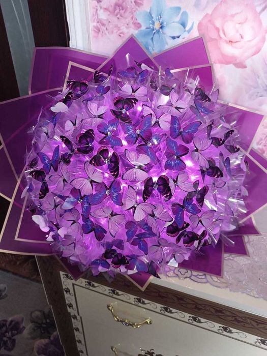 Букети з метеликів, ромашок, квіти 21-101шт  Букет из бабочек, ромашек