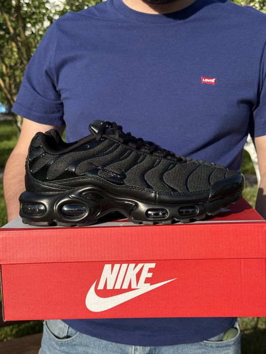 Чоловічі Кросівки Nike Air Max Plus TN Triple Black(42,43,43)