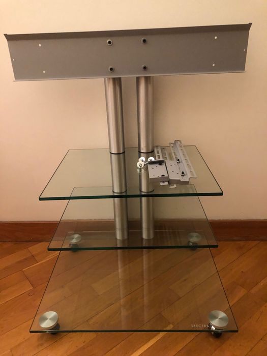 Móvel para TV em vidro transparente temperado