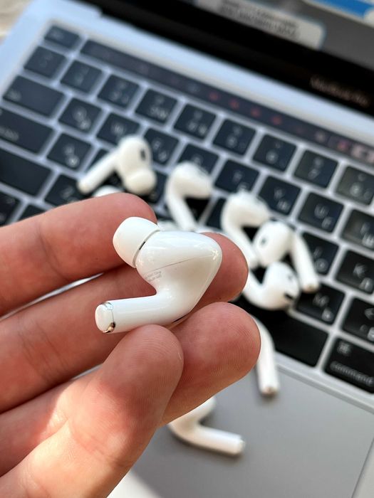 Магазин б/у Правий AirPods Pro 2 A3047 Type-c A3048 A2968 Оригинал
