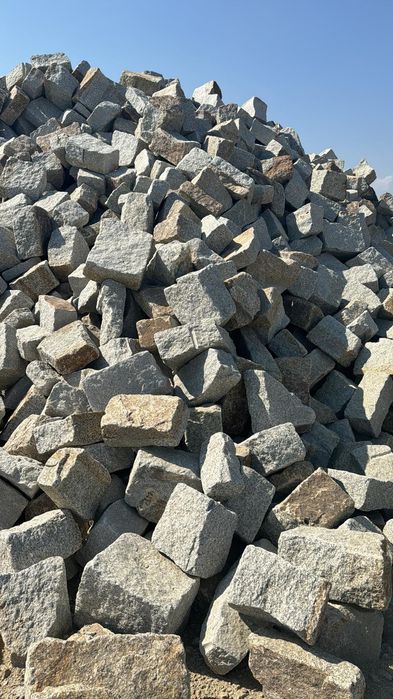 Kamień rzeczny/ murowy/ mury oporowe/ wały/  koryto rzeki