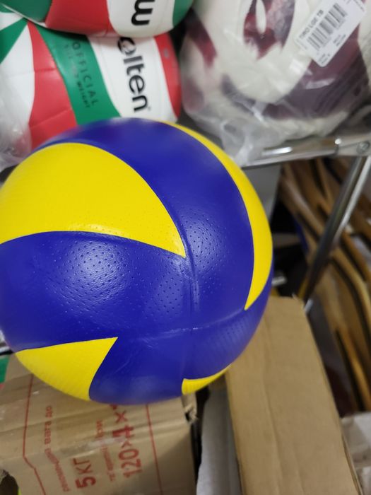 Мяч волейбольний  розмір 5. Mikasa 200 є в наявності. 100шт.Ціна 280гр