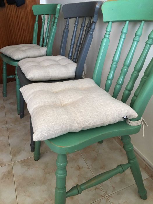 Cadeiras e almofadas