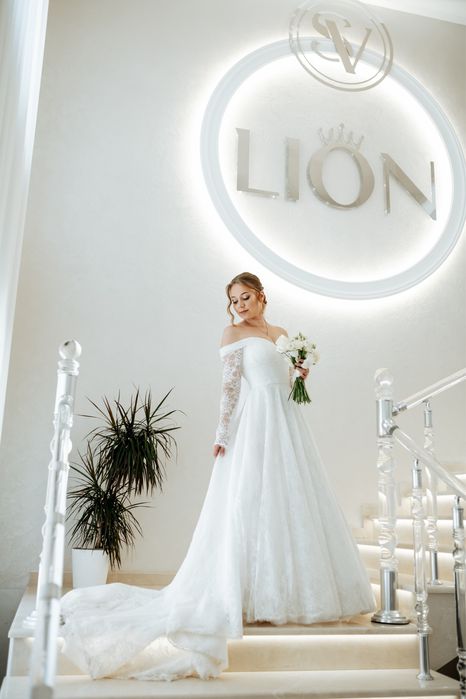 Продаю весільну сукню Katy Corso