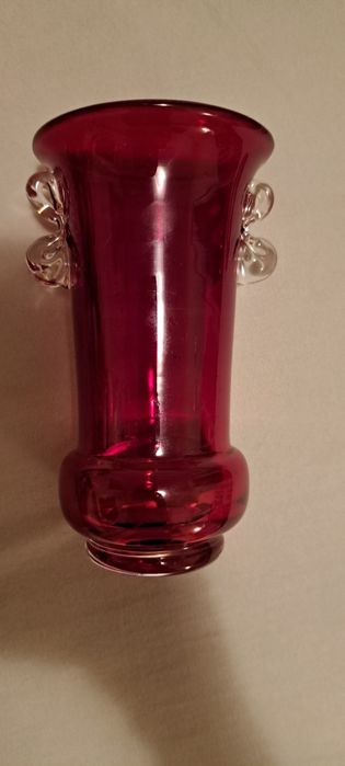 Wazon czerwony Tarnowiec Tarnów kokardki