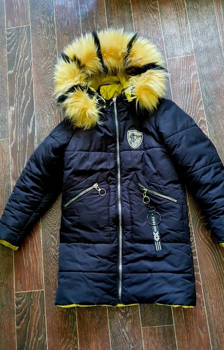 Продам  зимову куртку- пальто на дівчинку, розмір 36, зріст 138- 146.