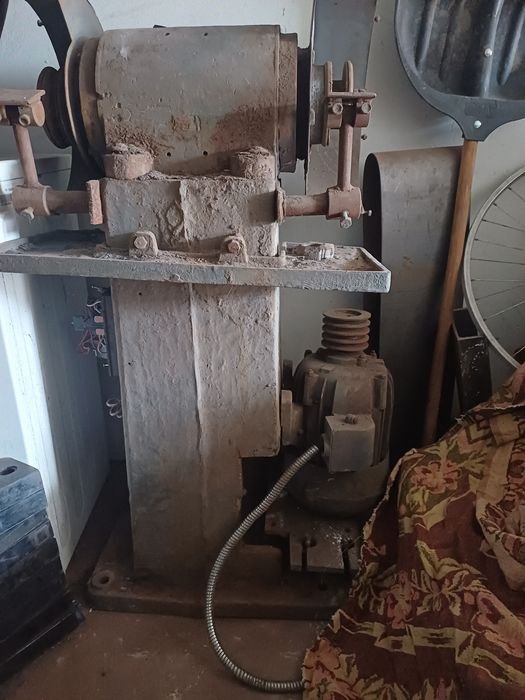 Точило . Наждак .