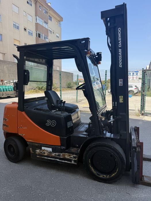 Empilhador Doosan 3 ton diesel