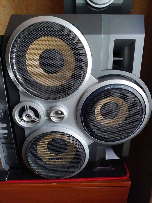 Мощный музыкальный центр Samsung