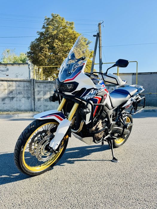 мотоцикл Honda Africa CRF1000 в оригіналі тільки з Японії