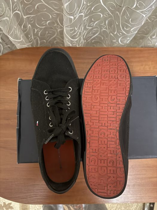 Чоловічі чорні кеди Tommy Hilfiger CORE CORPORATE CANVAS VULC