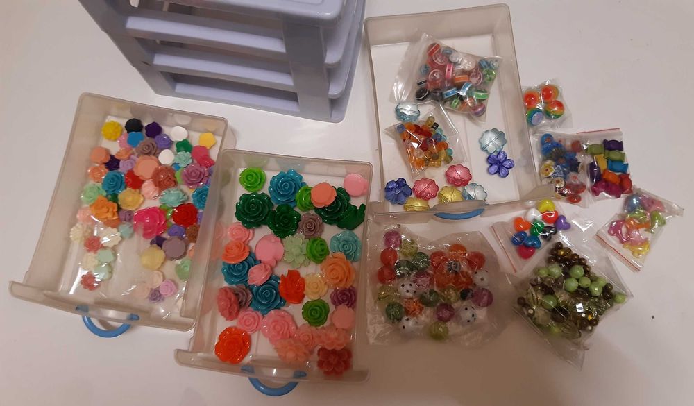 Material de artesanato variado