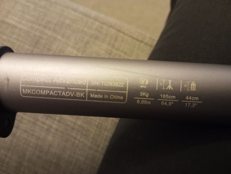 Tripé Manfrotto bom estado