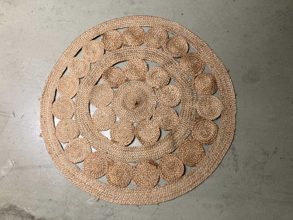 Tapete em sisal, usado, 125 cm diâmetro