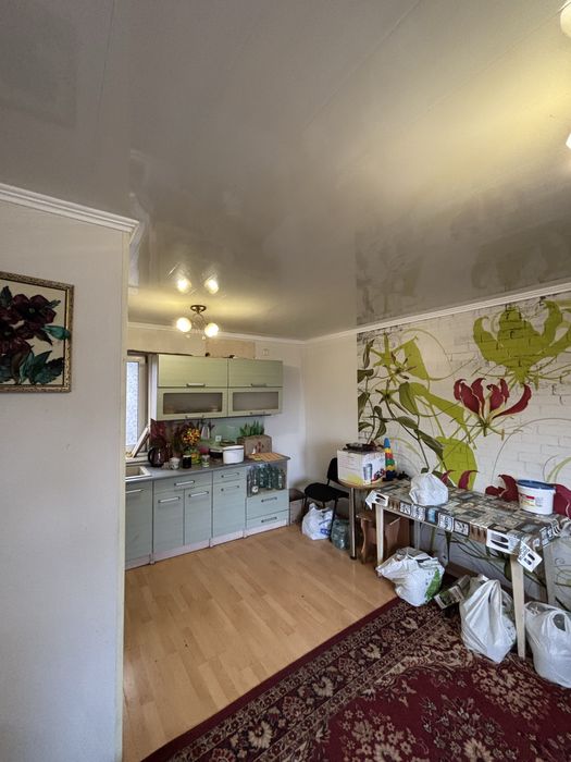 Продается хороший двухэтажный дом. Отличный район. Славянск.