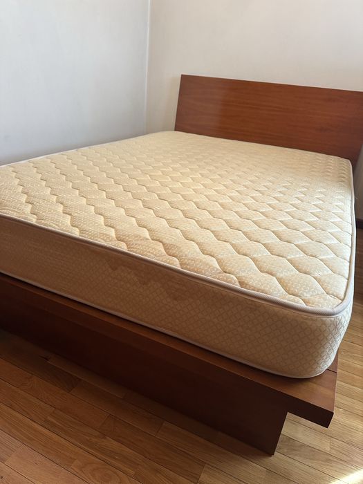 Cama em cerejeira