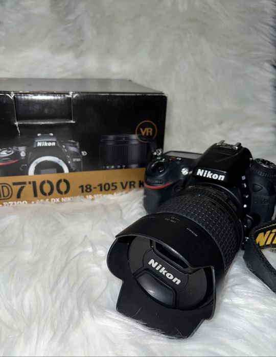 Nikon D7100 19-105 VR kit
