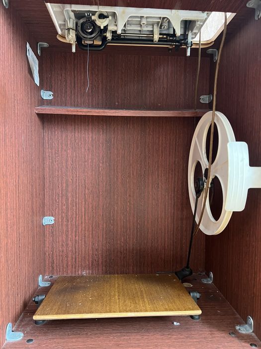 Швейна машинка Чайка 142 м