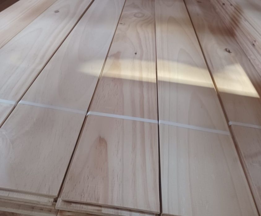 Soalho em pinho 2.60x14.5x2.6 e 260x12.5 x2.6