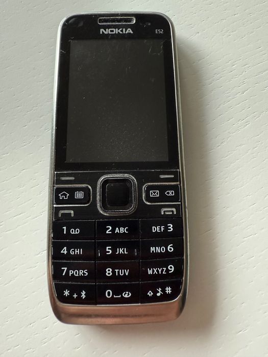 Telefon Nokia E52