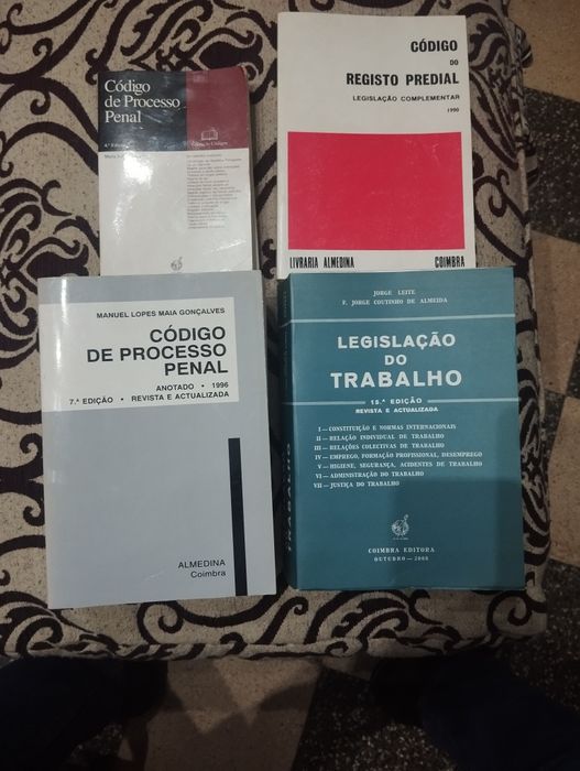 4 livros de direito