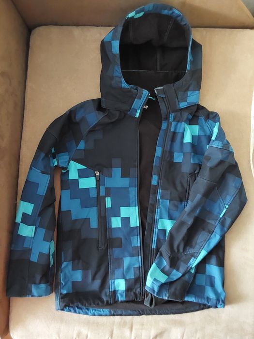 Куртка деми на флисе ( софтшелл). Непродуваемая фирмы H&M. Рост 152