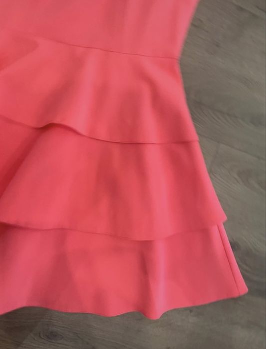 Neonowa różowa sukienka z falbankami rozmiar S/36 wesele, impreza, uro