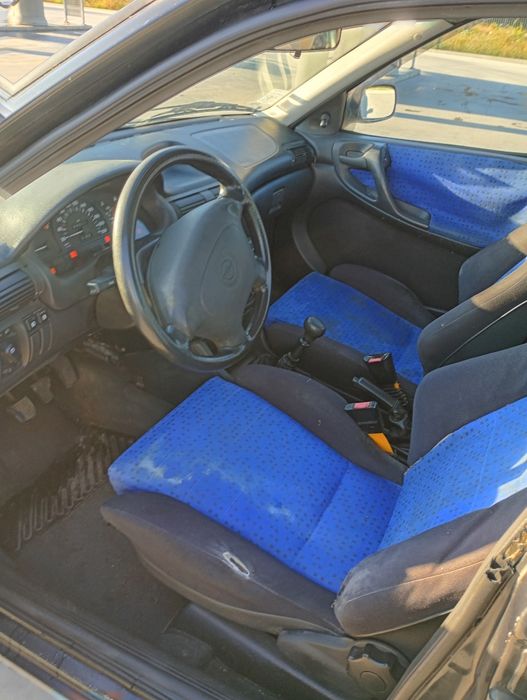 Opel 1.4 gasolina para desocupar espaço