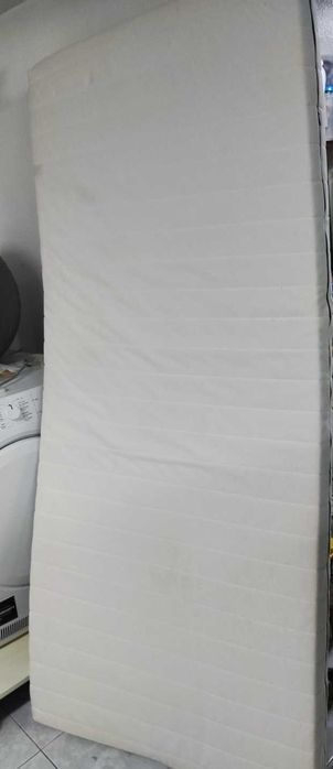 Colchão IKEA Sultan usado