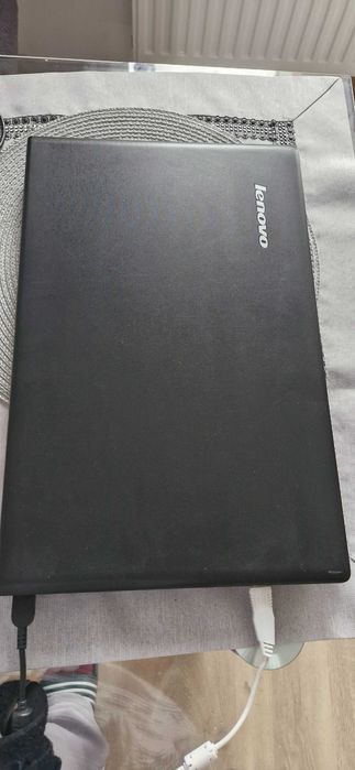 Laptop / Lenovo G700