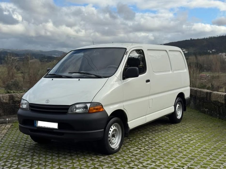 toyota hiace 2.4D
