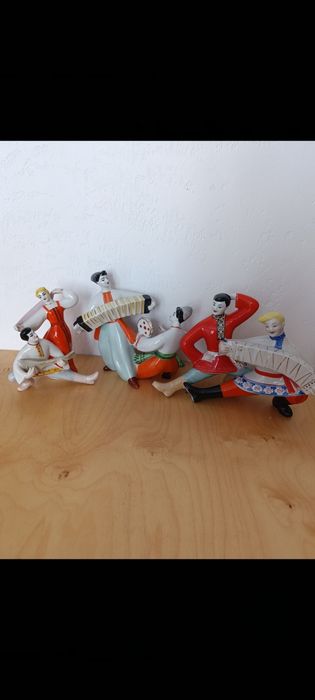 Форми для випічки глечики Продам вінтажні фарфорові чашки

Пропоную га