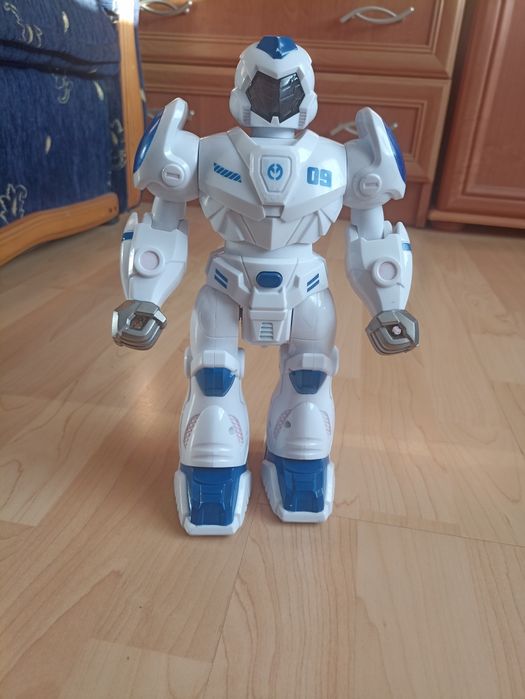 Robot elektroniczny interaktywny, chodzi, tanczy