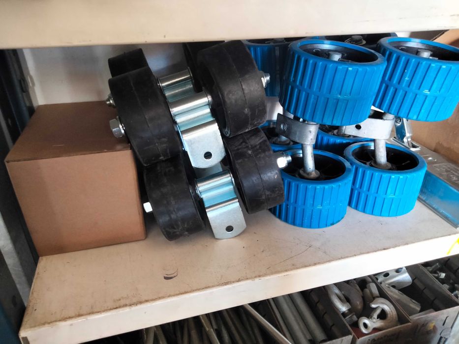 eixos,engates-rodas-peças e acessorios para atrelado/reboque