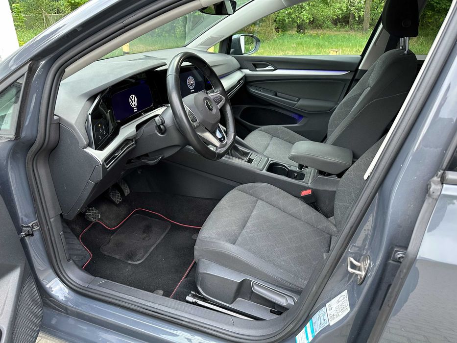 VW Golf 8, niski przebieg
