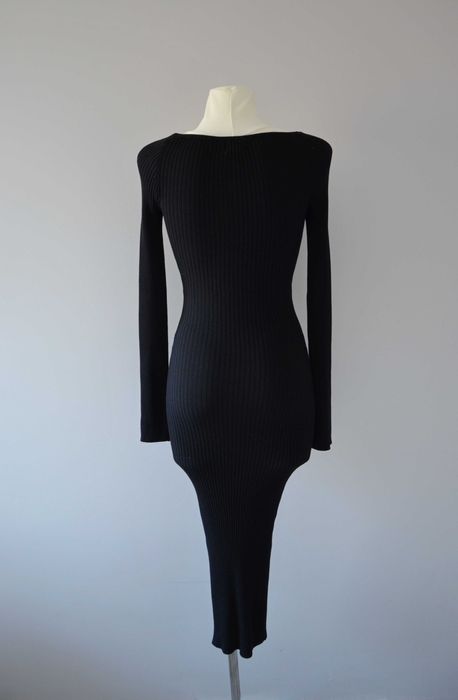 H&M czarna dzianinowa sukienka midi dekolt serce old money 34 XS