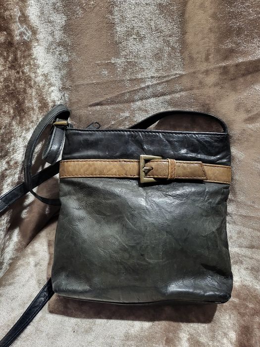 Mała torebka w stylu listonoszki