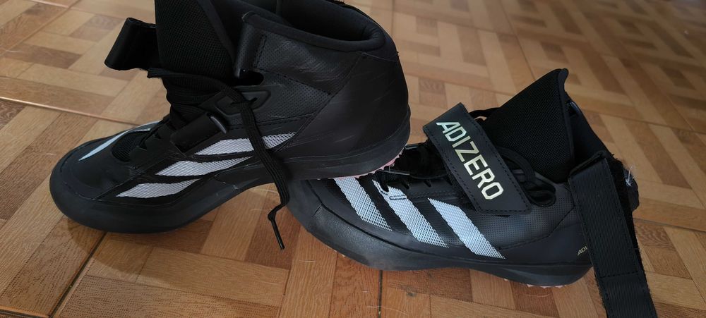 Sapatilhas de Running - Lançamento de Dardo