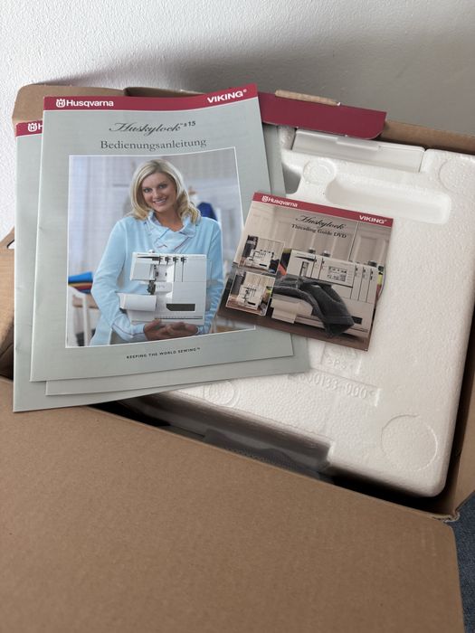 Машинка оверлок Husgvarna