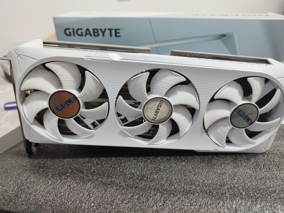 gigabyte rtx 5070 eagle oc ice sff 12gb