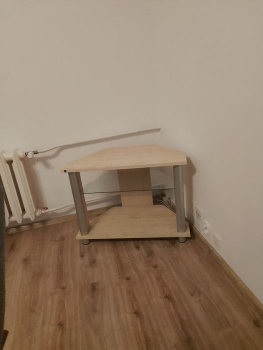 Stolik narożnikowy pod Tv