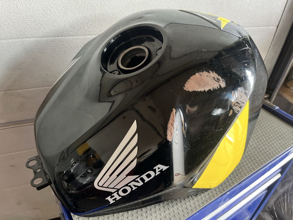 Zbiornik paliwa bak HONDA CBR 954 rr SC50
