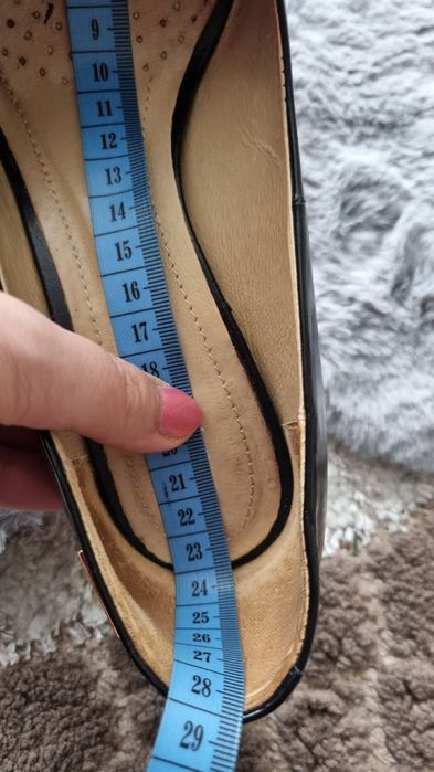 Czarne czółenka szpilki 35