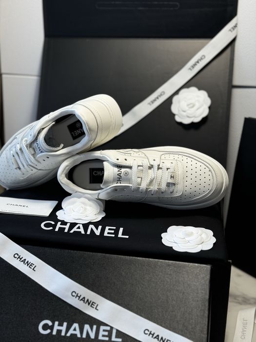 Sneakersy Chanel White Leather