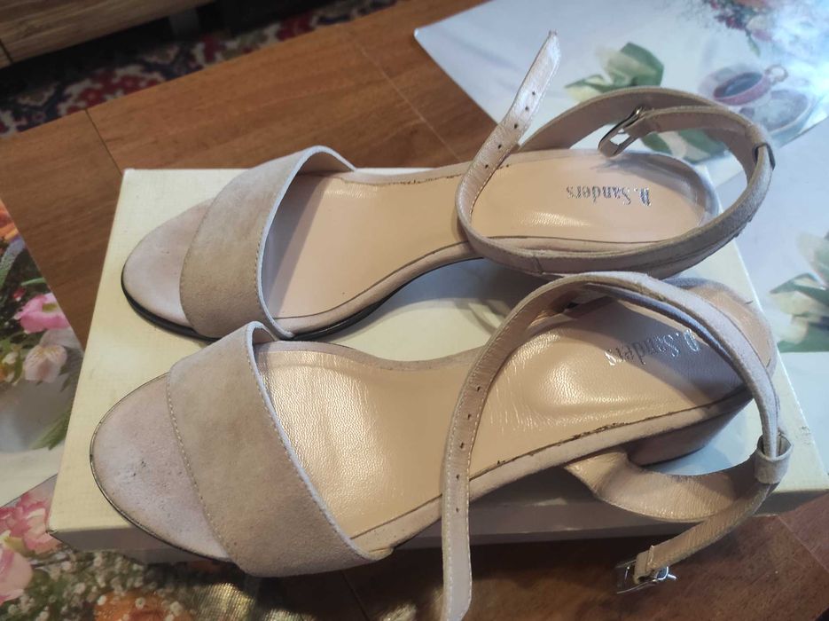 Босоніжки літні.